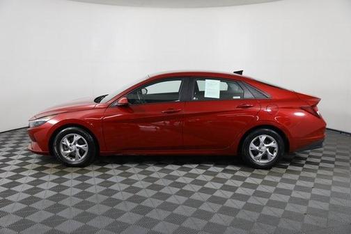 2021 Hyundai ELANTRA SE