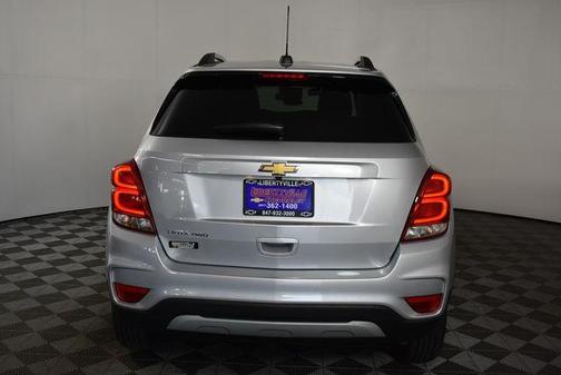 Silver Ice Metallic 2022 Chevrolet Trax LT
