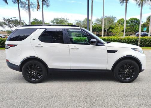 2017 Land Rover Discovery SE