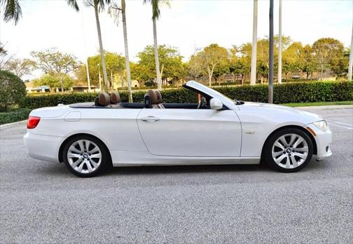 2013 BMW 328 328i Convertible 2D