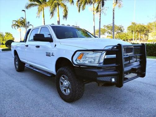 2018 RAM 2500 Tradesman Crew Cab 4x4 8' Box