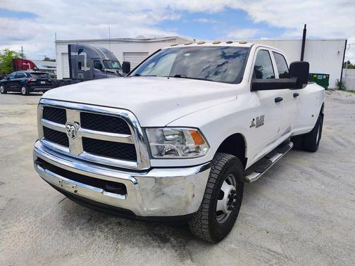 2017 RAM 3500 Tradesman Crew Cab 4x4 8' Box