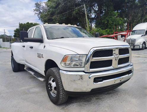 2017 RAM 3500 Tradesman Crew Cab 4x4 8' Box