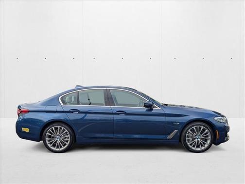 2022 BMW 530e Base