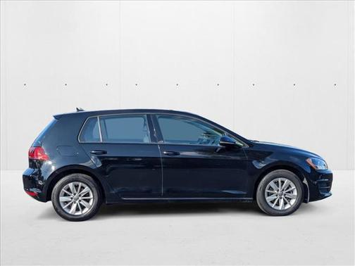 2017 Volkswagen Golf TSI S 4-Door