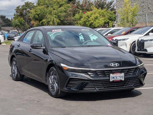 2024 Hyundai ELANTRA SEL