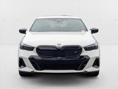 2025 BMW i5 M60
