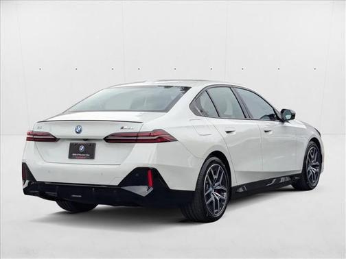 2025 BMW i5 M60