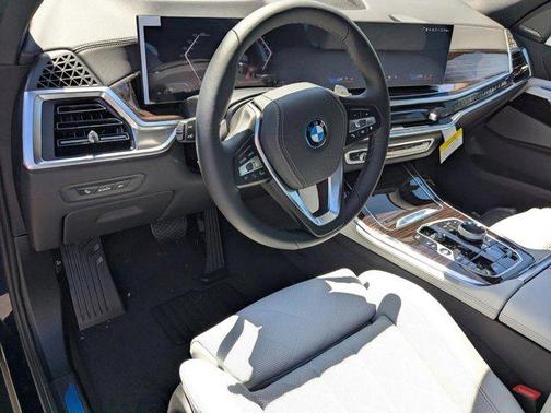 Tanzanite Blue II Metallic 2026 BMW X5 PHEV xDrive50e