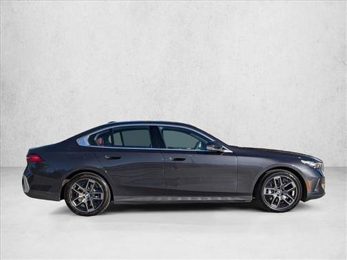 Dark Graphite Metallic 2026 BMW 530 530i