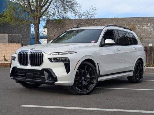 2025 BMW X7 xDrive40i