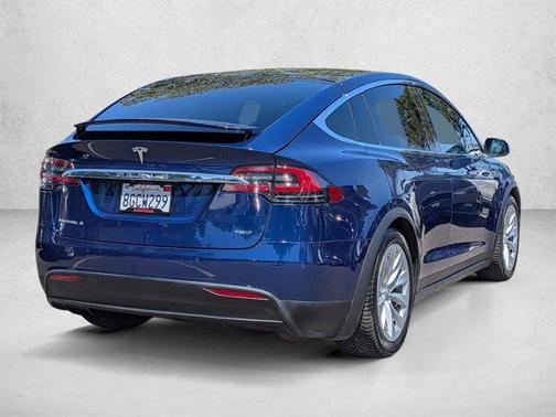 Deep Blue Metallic 2018 Tesla Model X 75D