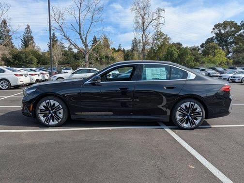 2025 BMW i5 eDrive40