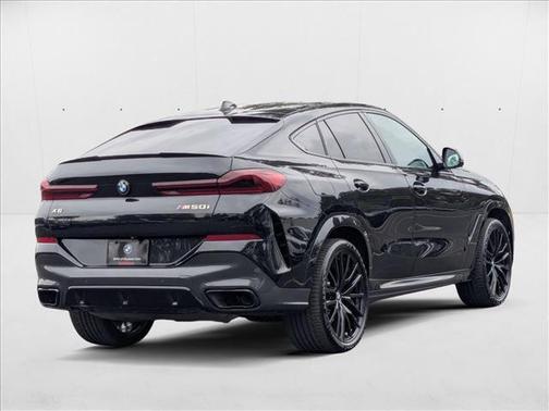 2022 BMW X6 M50i