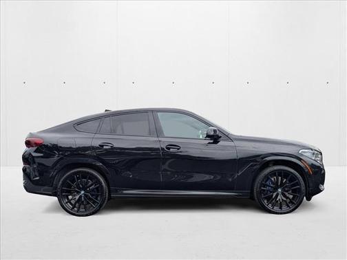 2022 BMW X6 M50i