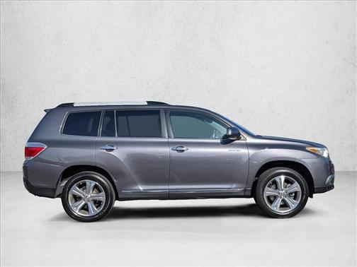 Magnetic Gray Metallic 2011 Toyota Highlander Limited