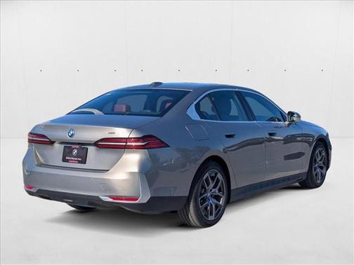 2025 BMW i5 xDrive40