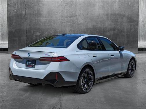 2024 BMW i5 M60