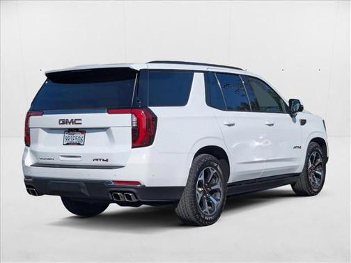2025 GMC Yukon 4WD AT4