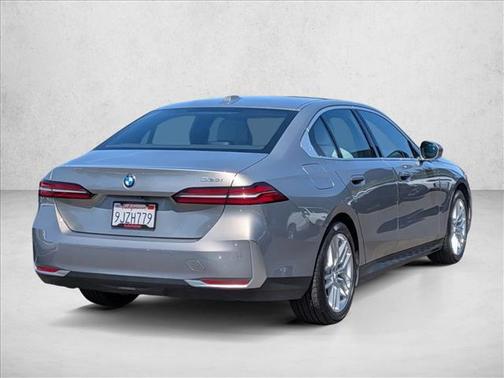 Oxide Grey Metallic 2024 BMW 530 530i