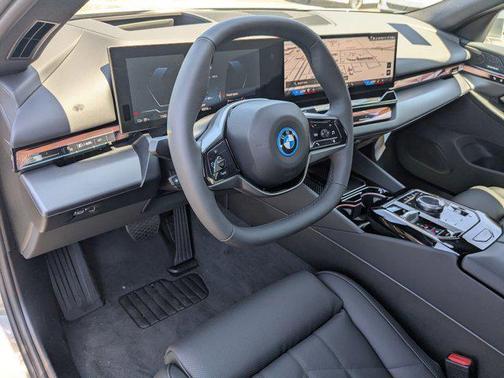 2025 BMW i5 xDrive40