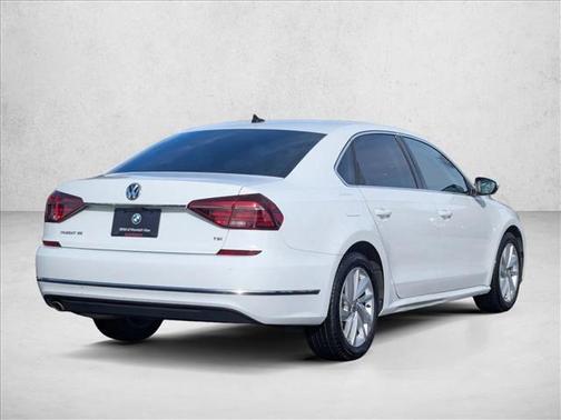 2018 Volkswagen Passat 2.0T SE