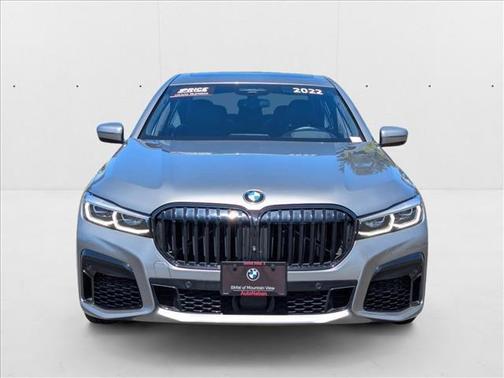 2022 BMW 740 i