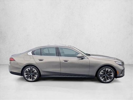 2025 BMW i5 eDrive40