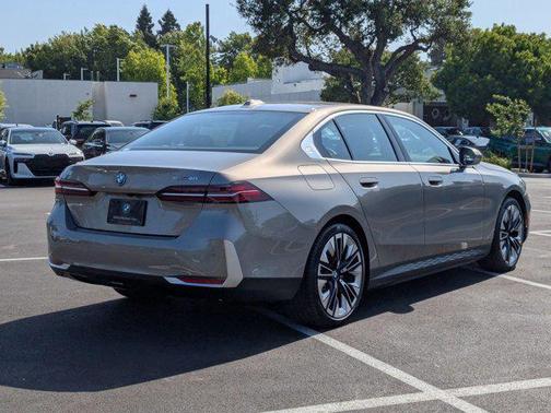 2025 BMW i5 eDrive40