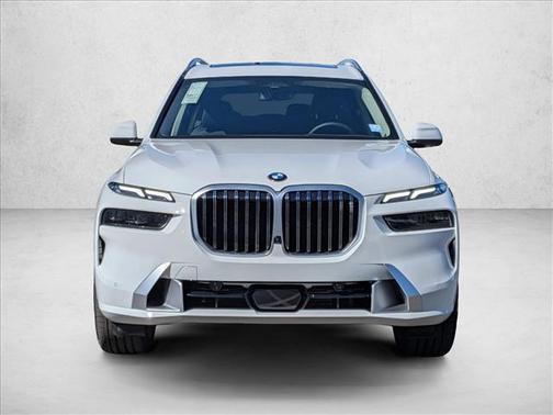 Alpine White 2026 BMW X7 xDrive40i