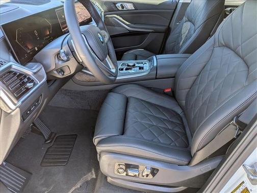 Alpine White 2026 BMW X7 xDrive40i