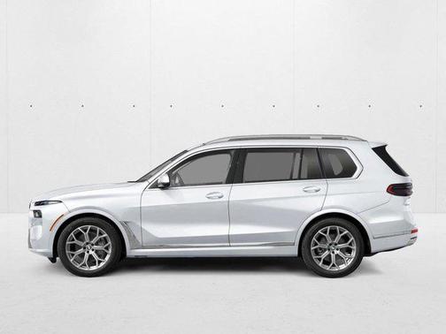 Mineral White Metallic 2026 BMW X7 M60i