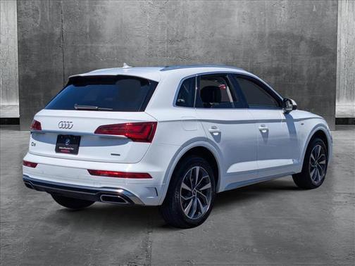 2023 Audi Q5 45 S line Premium Plus
