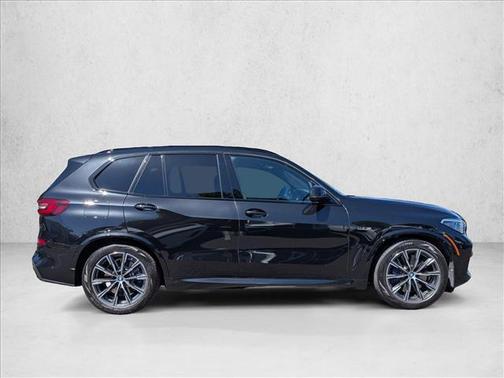 Black Sapphire Metallic 2022 BMW X5 PHEV xDrive45e
