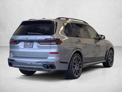 2024 BMW X7 M60i