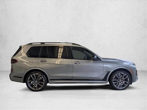 2024 BMW X7 M60i