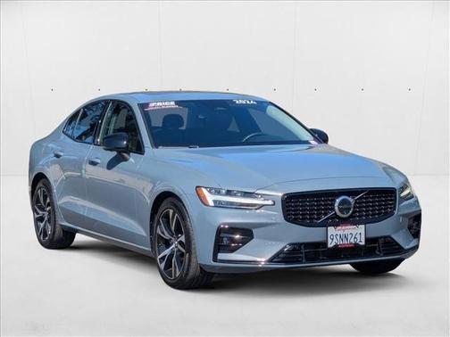 2024 Volvo S60 B5 Plus Dark Theme