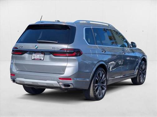 2025 BMW X7 xDrive40i