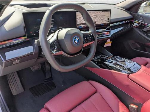 2025 BMW i5 eDrive40
