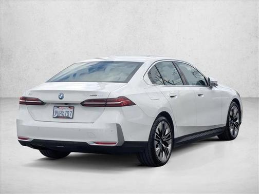 2025 BMW i5 eDrive40