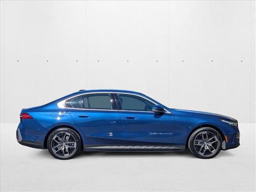 2025 BMW i5 xDrive40
