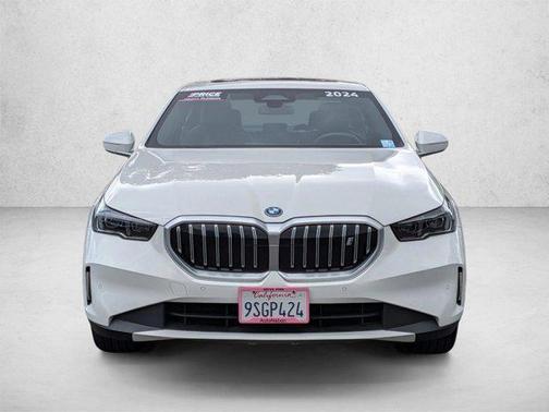 Alpine White 2024 BMW i5 eDrive40