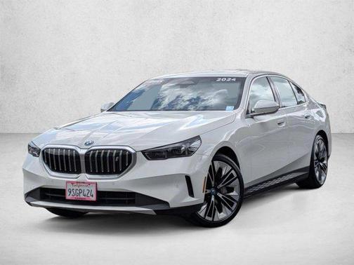 Alpine White 2024 BMW i5 eDrive40