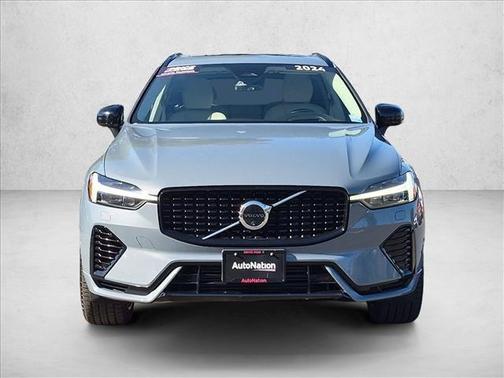 Thunder Grey Metallic 2024 Volvo XC60 Recharge Plug-In Hybrid T8 Ultimate Dark Theme