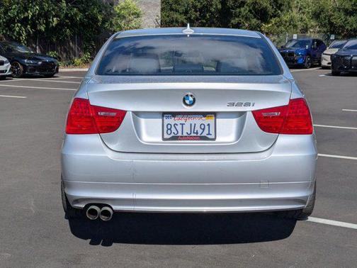 2011 BMW 328 328i