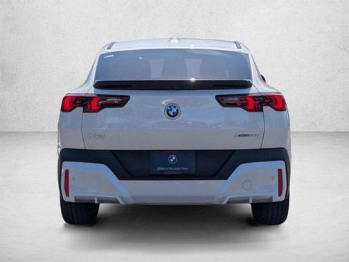 Mineral White Metallic 2026 BMW X2 xDrive28i