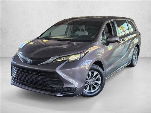 2021 Toyota Sienna LE