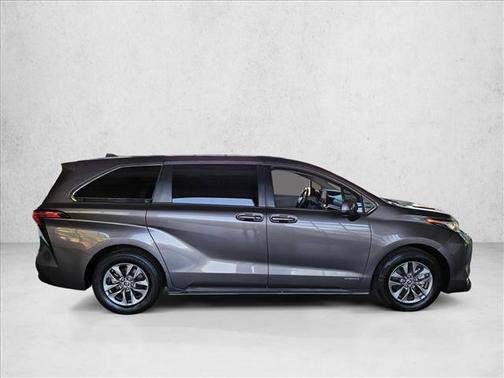 2021 Toyota Sienna LE
