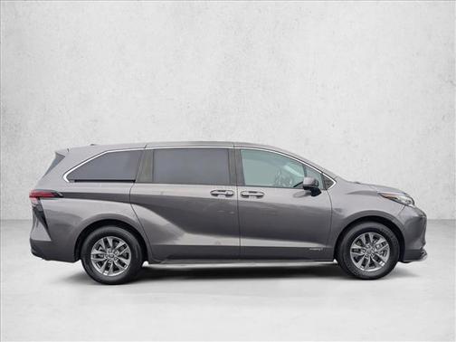 2021 Toyota Sienna LE