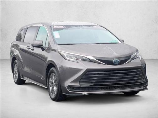 2021 Toyota Sienna LE